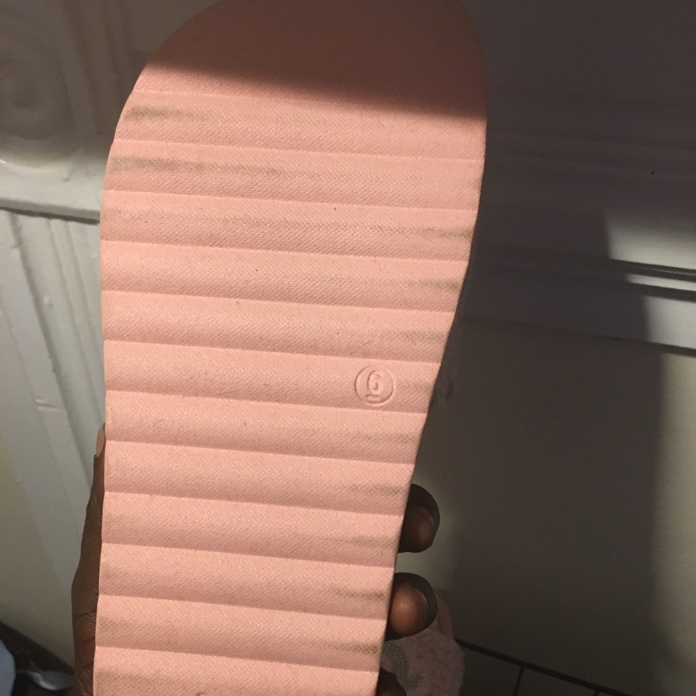 True Religion - Picture 2 of 5